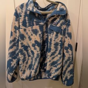 Patagonia Blue and Cream Patterned Fleece